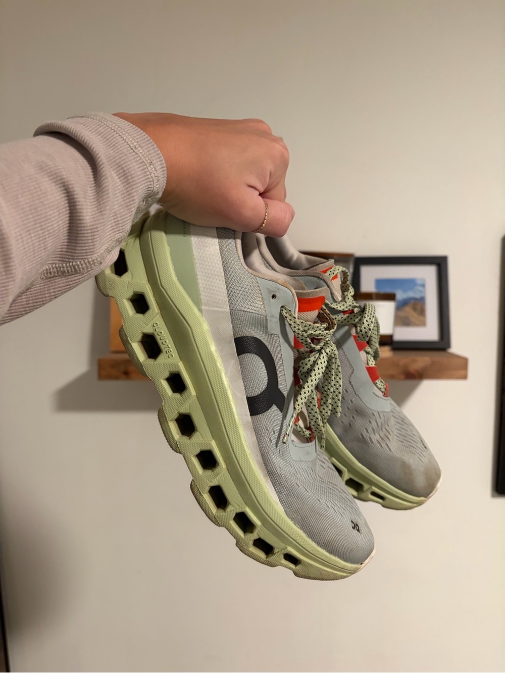 Women’s On Cloudmonster Size 8